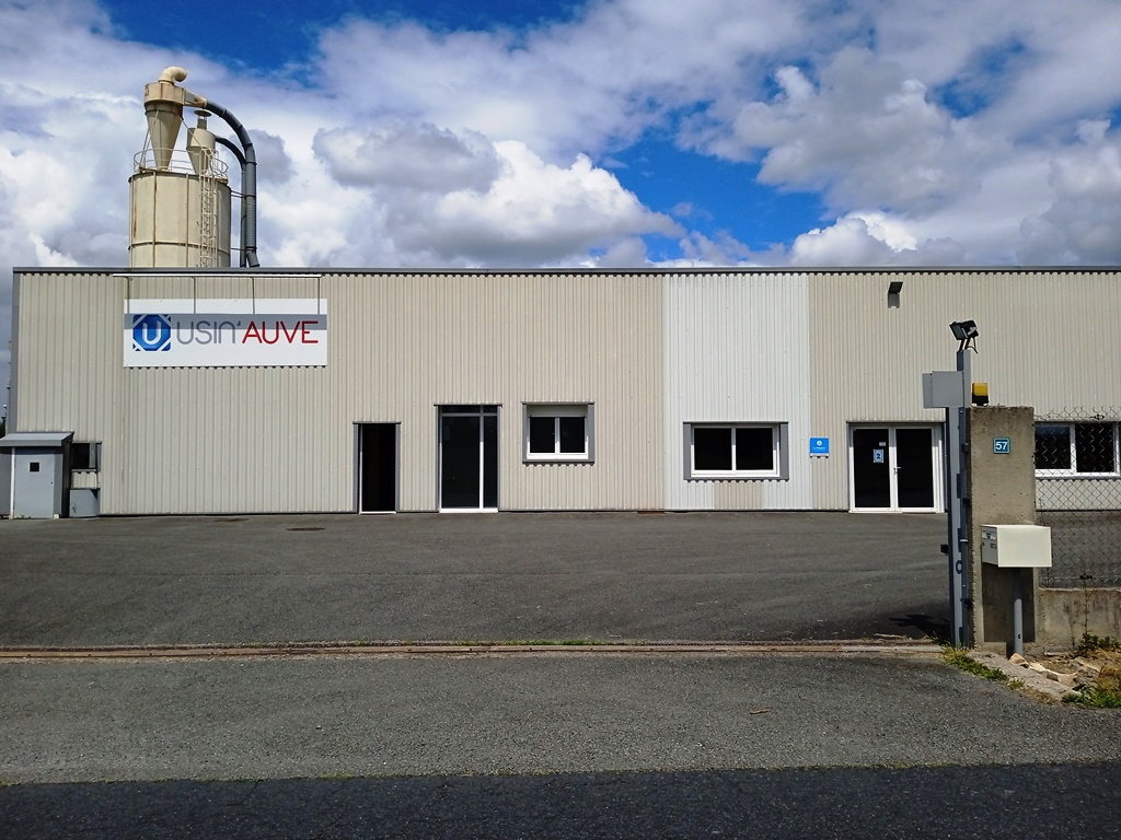 A louer bâtiment industriel Puy-Guillaume / REF3404